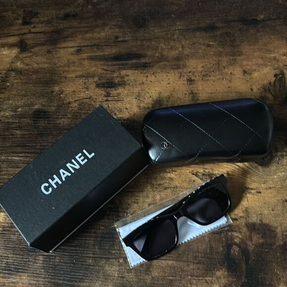 Chanel SQUARE SUNGLASSES High Bridge in Black/ New With Case and Box - Picture 4 of 8